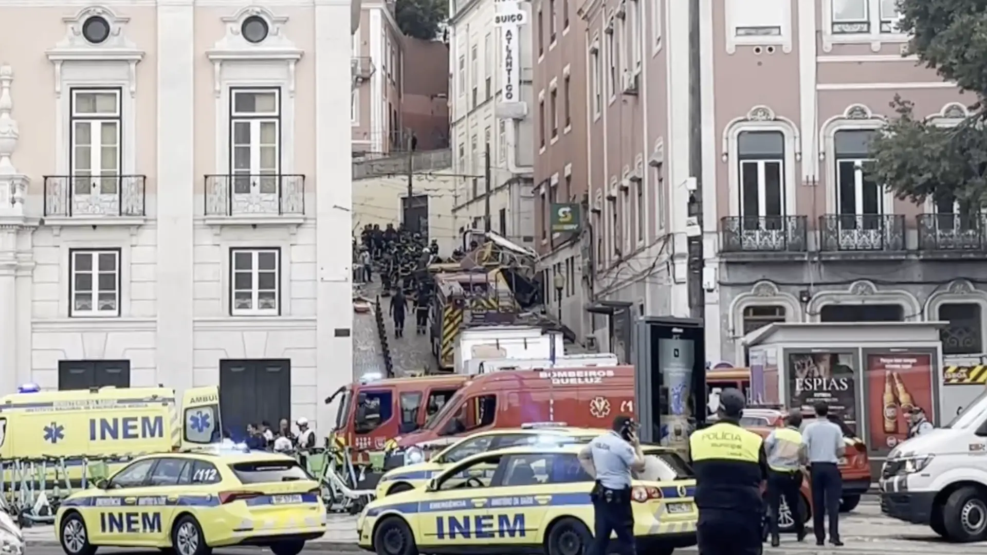 Al menos 15 muertos y 18 heridos al descarrilar el funicular de Gloria en Lisboa