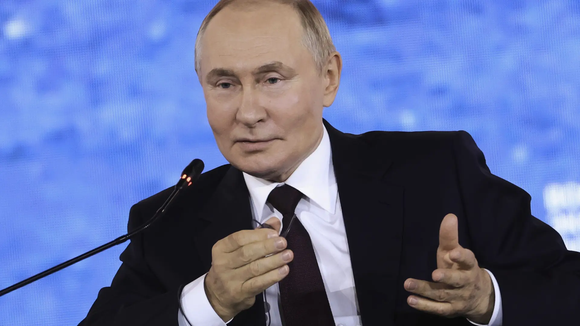 Putin rechaza la presencia de tropas extranjeras en Ucrania antes o después de la paz: «Serían un objetivo legítimo»