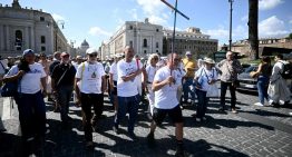 El Vaticano recibe el primer gran peregrinaje LGBT+ oficial en el marco del Jubileo