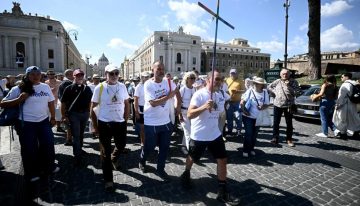 El Vaticano recibe el primer gran peregrinaje LGBT+ oficial en el marco del Jubileo