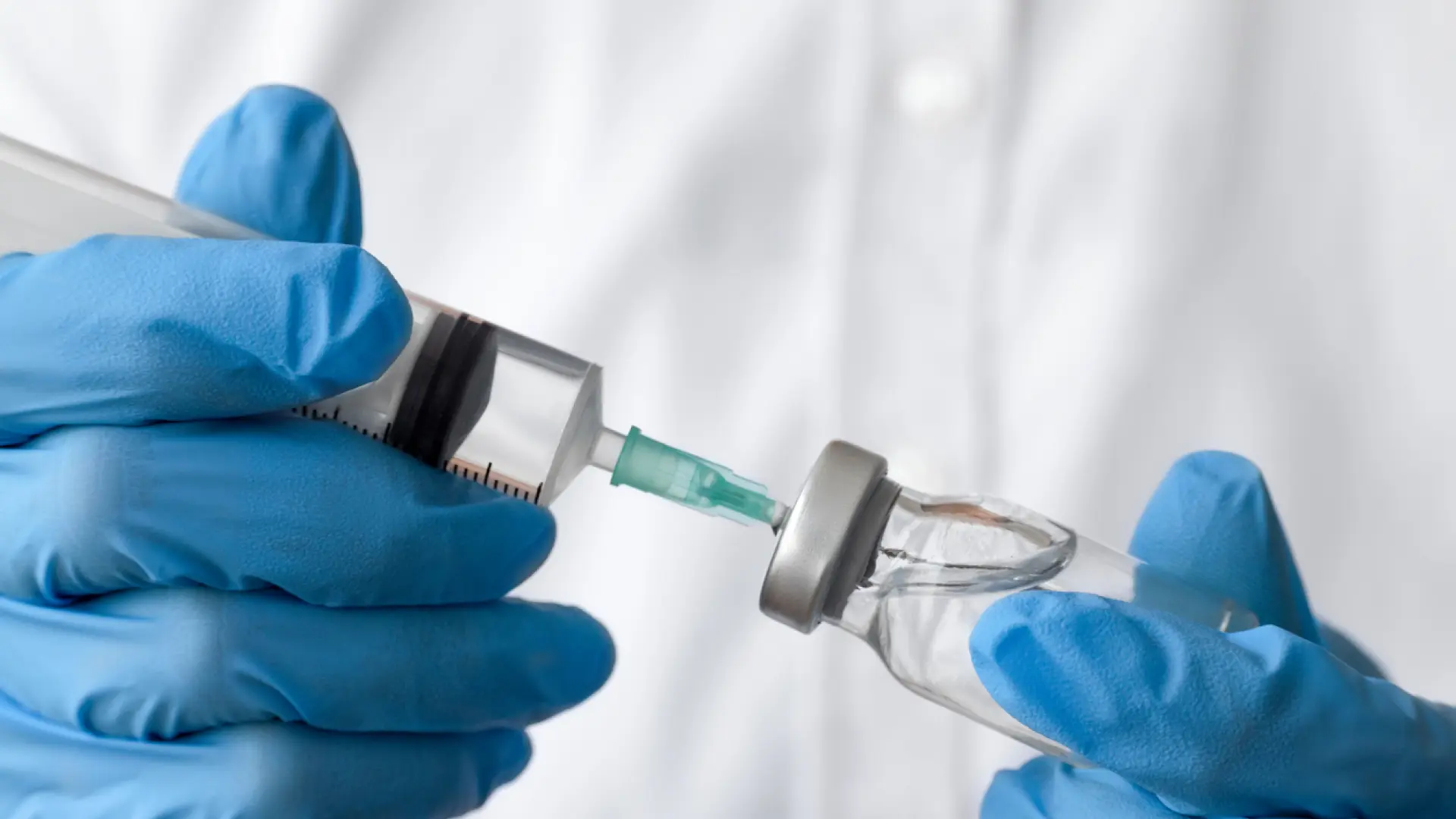 Una vacuna intranasal experimental elimina el virus de la covid-19 en ratones y es capaz de bloquear por completo la infección