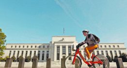 Peso se fortalece frente al dólar en espera de un recorte de la Fed