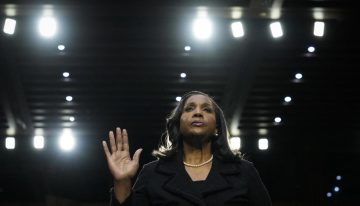 Tribunal de Estados Unidos rechaza solicitud de Trump para despedir a gobernadora de la Fed