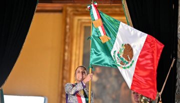 «Viva las heroínas anónimas»: Claudia Sheinbaum encabeza su primer Grito de Independencia