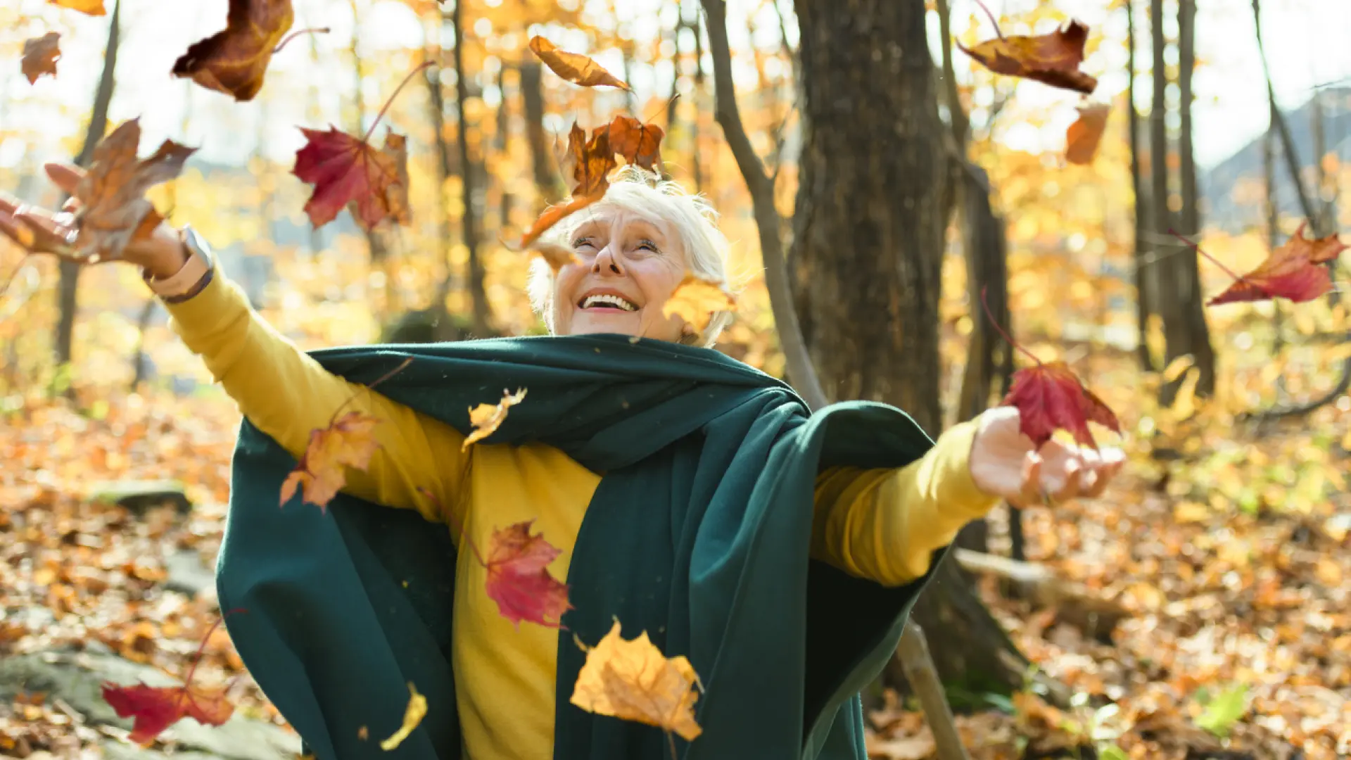 El otoño como fuente de longevidad: por qué si has nacido entre septiembre y diciembre tienes más posibilidades de alcanzar los 100 años