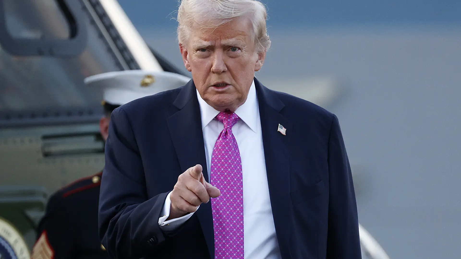 Trump firma una orden ejecutiva para permitir que TikTok siga operando en EEUU