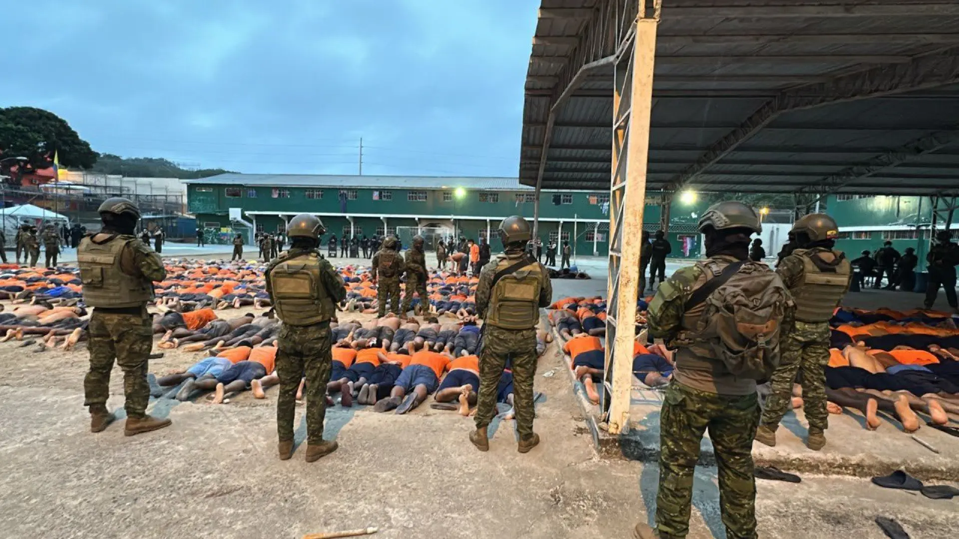 Al menos 17 muertos en un enfrentamiento entre presos de «bandas enemigas» en una cárcel de Ecuador
