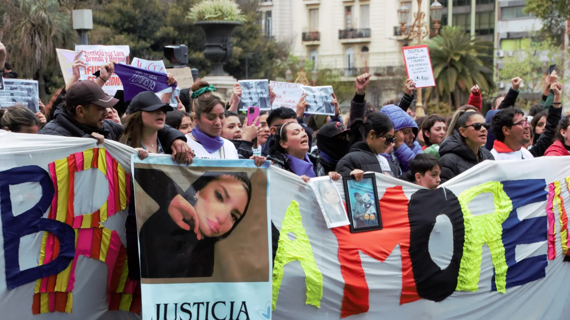 Los argentinos claman justicia tras el triple ‘narco feminicidio’ que sacude al país: «Las torturas tenían una crueldad aleccionadora»