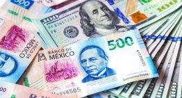Peso mexicano avanza ante un dólar debilitado; espera datos de empleo en Estados Unidos