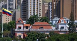 El País: Alerta máxima en el Palacio de Miraflores ante la presión de Donald Trump