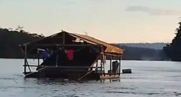Contaminación en la cuenca alta del río Caroní por balsas mineras ilegales