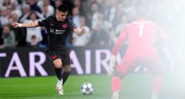 El Diablito Echeverri rescató al Bayer Leverkusen, que sacó un empate en Dinamarca: gran jugada para el 2-2