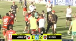 Escándalo en Mendoza: los jugadores de Deportivo Maipú se agarraron a piñas con sus hinchas