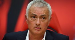 José Mourinho vuelve al lugar donde todo comenzó: dirigirá al Benfica a 25 años de su debut como DT y se declara «menos egocéntrico»