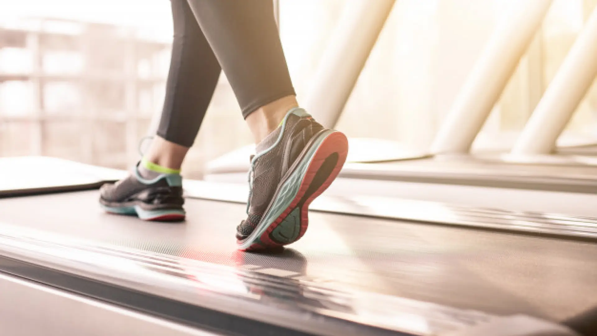 Cinta de correr o máquina de remo: lo que recomiendan los entrenadores para quemar grasa y ganar músculo