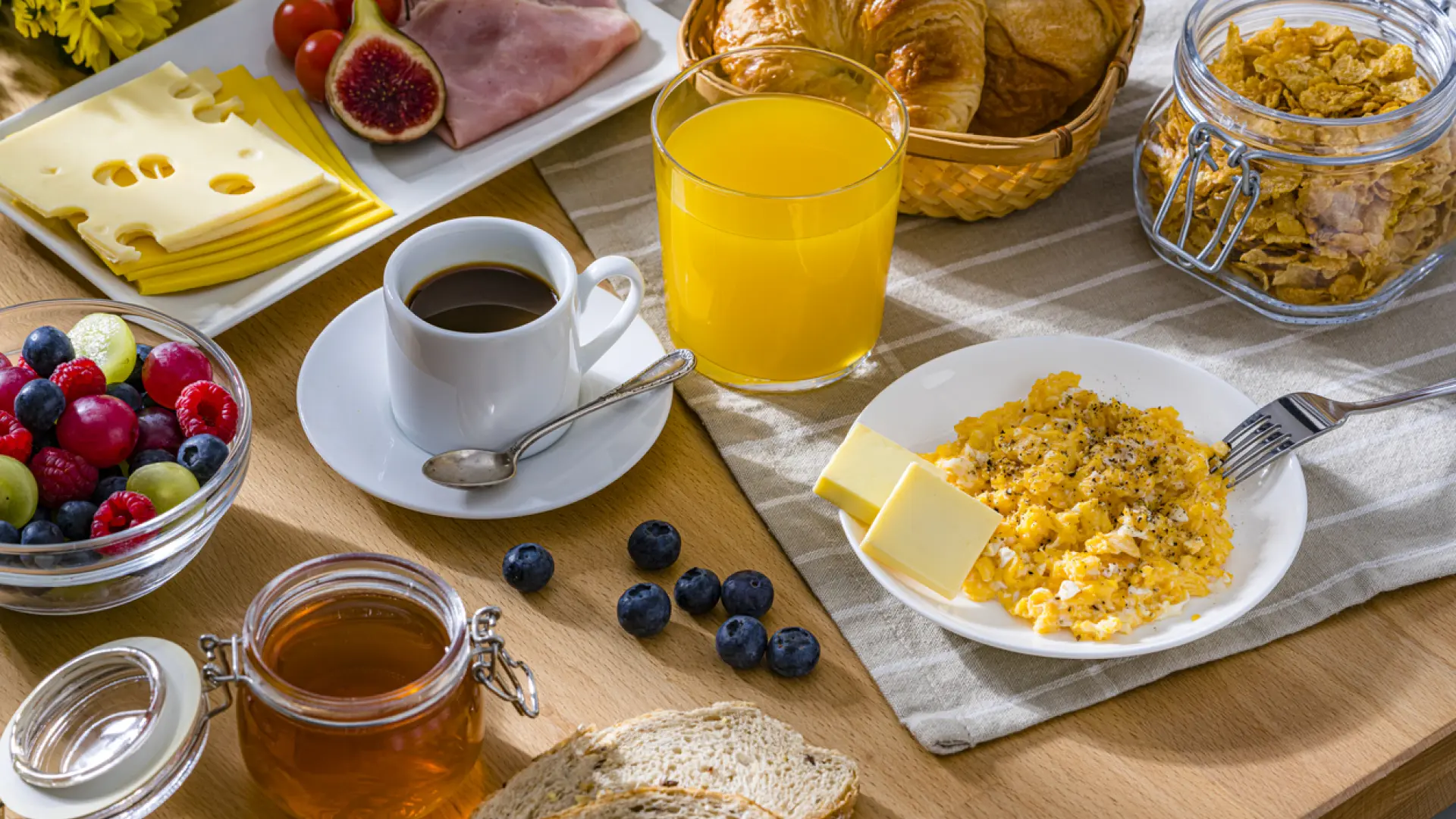 Retrasar los horarios de comidas, especialmente el desayuno, puede conllevar un mayor riesgo de mortalidad en mayores