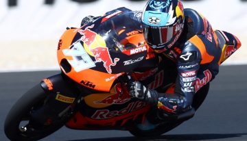 Valentín Perrone acelera y sueña en el Moto3 del GP de Catalunya: fue el más rápido en la primera práctica y marcó el récord del circuito