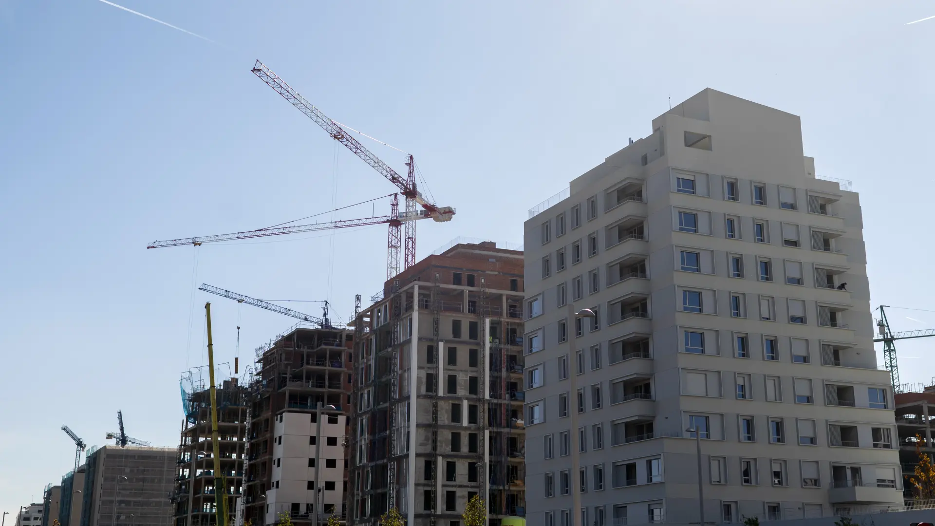 El Parlamento Europeo estudia que se bajen impuestos a la compra de vivienda por parte de jóvenes y se acelere la construcción