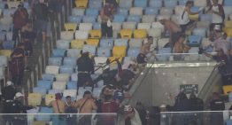Otra vez violencia en Brasil contras los hinchas argentinos: palazos y gases de la Policía contra los fanáticos de Lanús vs Fluminense