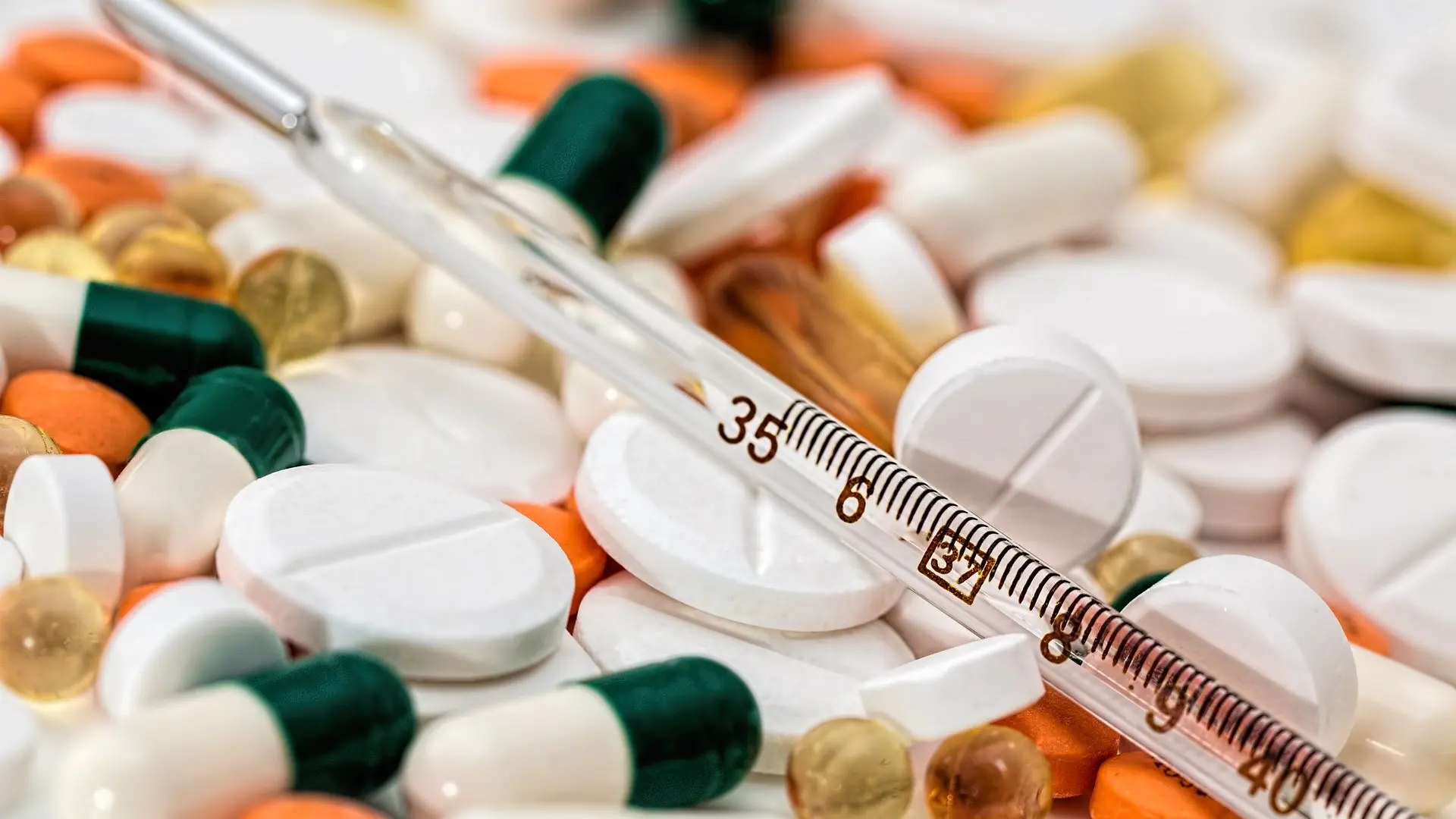 Una farmacéutica explica la diferencia entre el nolotil y el ibuprofeno: «No es la potencia de su efecto»