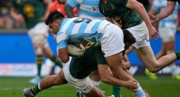 Gonzalo García está fuera de peligro: el medioscrum de Los Pumas preocupó a todos al salir en camilla, pero terminó en el vestuario junto al resto