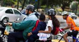 Menores de 10 años no podrán ser trasladados en moto tras prohibición del Intt