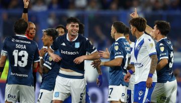 El show de las simulaciones entre Vélez y Racing por la Copa Libertadores: de la amarilla a Solari a las 20 jugadas polémicas