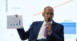 Héctor Rodríguez presume interés por la docencia en Venezuela mientras los maestros siguen en crisis