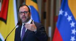 Chavismo buscó apoyo de Sudáfrica ante «amenaza» de EEUU por despliegue en el Caribe