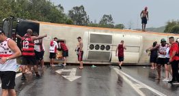 Grave accidente de un colectivo del Flamengo que viajaba al partido con Racing: tres hinchas en estado crítico Grave accidente de un colectivo del Flamengo que viajaba al partido con Racing: tres hinchas en estado crítico