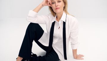 Gillian Anderson (57 años): «Es difícil ser valiente y dejar que la cara cambie sin intentar mejorarla o que siga igual, es un desafío que todas enfrentaremos en algún momento»