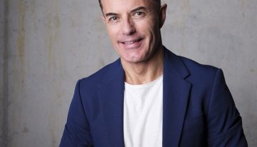 Manuel Viso, médico autor de «Supersanos»: «Un abrazo de tan solo 20 segundos puede hacer maravillas y transformar tu vida»