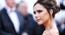 Los looks más controvertidos de Victoria Beckham: del vestido con el que se saltó el protocolo en la boda de Sergio Ramos al bolso favorito de las multimillonarias