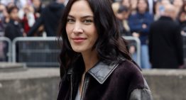 Ni rojo, ni rosa, ni naranja, por qué estamos obsesionadas con el color de labios de Alexa Chung que funciona (y favorece) 24/7
