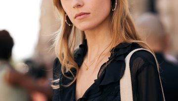 Andrea Combalia, dermatóloga: «La toalla que usamos para lavarnos la cara, lo ideal es echarla a lavar a diario, pueden proliferar bacterias y ser perjudicial para nuestra piel»