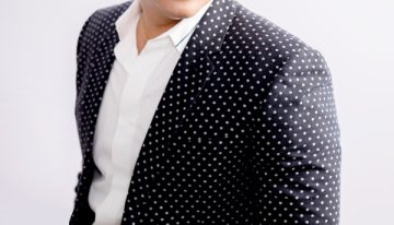 Junior Cedeño, maquillador de Dior: «Lavar las brochas con lavavajillas, es lo más eficaz para eliminar la grasa y los restos de maquillaje»