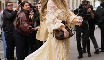 No es un jueves de novedades cualquiera porque Zara ha sacado las colección más bonita (y especial) del otoño, de la blusa romántica al mocasín infalible