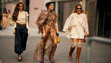 Zara tiene los 3 vestidos boho ideales para llevar con botas y construir los looks más estilosos del otoño