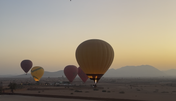 Me invitaron al megaplan de Guess en Marrakech y no sé qué me gustó más, si montar en globo o conocer a Paul Marciano