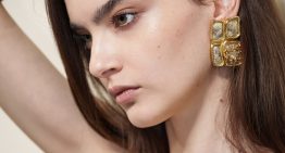 Mayra Medina, maquilladora: «El error más habitual de las invitadas es no saber el tipo de piel que tienen ni el acabado que buscan, tanto en colores como en texturas» Mayra Medina, maquilladora: «El error más habitual de las invitadas es no saber el tipo de piel que tienen ni el acabado que buscan, tanto en colores como en texturas»