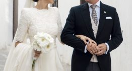 La novia gaditana que se casó con el vestido de novia de su madre y una flor en el pelo