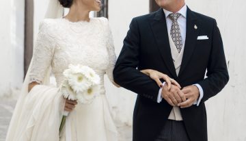 La novia gaditana que se casó con el vestido de novia de su madre y una flor en el pelo