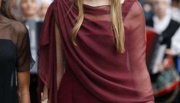 El vestido con capa y doble falda de la infanta Sofía en los Premios Princesa de Asturias es un SÍ rotundo para eventos de otoño: la silueta más práctica en el color más tendencia El vestido con capa y doble falda de la infanta Sofía en los Premios Princesa de Asturias es un SÍ rotundo para eventos de otoño: la silueta más práctica en el color más tendencia