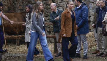 Leonor y Sofía: dos estilos en cuatro looks durante los actos de los Premios Princesa de Asturias 2025 Leonor y Sofía: dos estilos en cuatro looks durante los actos de los Premios Princesa de Asturias 2025
