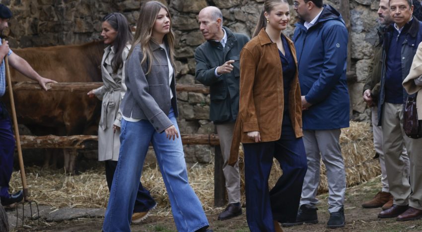 Leonor y Sofía: dos estilos en cuatro looks durante los actos de los Premios Princesa de Asturias 2025