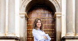 Susana Martín Gijón, trasciende los géneros de la novela negra y la histórica en 'La Capitana': «Me molesta que siempre maten a las mujeres en la ficción» Susana Martín Gijón, trasciende los géneros de la novela negra y la histórica en 'La Capitana': «Me molesta que siempre maten a las mujeres en la ficción»