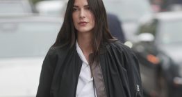 La francesa que te convenció para quitarte el flequillo, ahora te dice que te pintes los labios así La francesa que te convenció para quitarte el flequillo, ahora te dice que te pintes los labios así