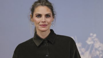 Amaia Salamanca se marca un Letizia dejándose sus canas y aplaudimos su liberación del tinte