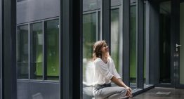 Carolina López-Tejero, entrenadora y creadora de Swan by Carolina: «Hacer 5 sentadillas al enviar un email es una micro-rutina que, bien hecha, logra un cambio real y duradero» Carolina López-Tejero, entrenadora y creadora de Swan by Carolina: «Hacer 5 sentadillas al enviar un email es una micro-rutina que, bien hecha, logra un cambio real y duradero»