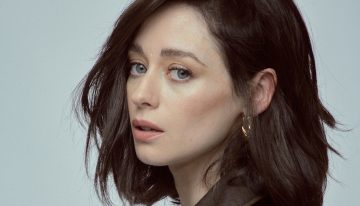 Elena Rivera (33 años): «Para mi pelo me encanta aplicar un aceite para manejarlo, peinarlo con los dedos y aportarle brillo»